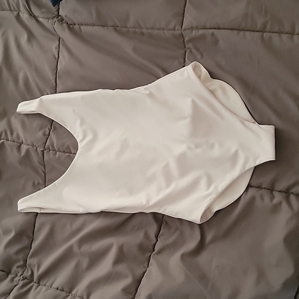 Londre Minimalist One Piece, size small